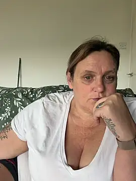 Busty-GilfQuinn লাইভ XXX চ্যাট