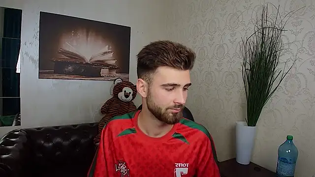 KyloEast live XXX chat