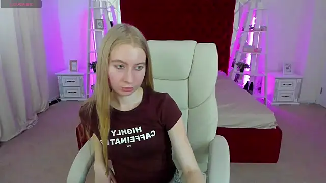 Alina_BlondeのライブXXXチャット