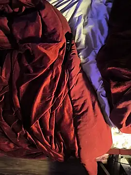 redslovestofuck's Webcam Show