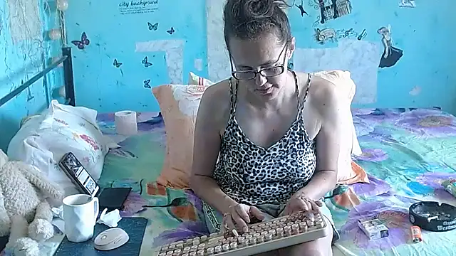 brighteyes77 Adlı Modelin Canlı XXX Sohbeti