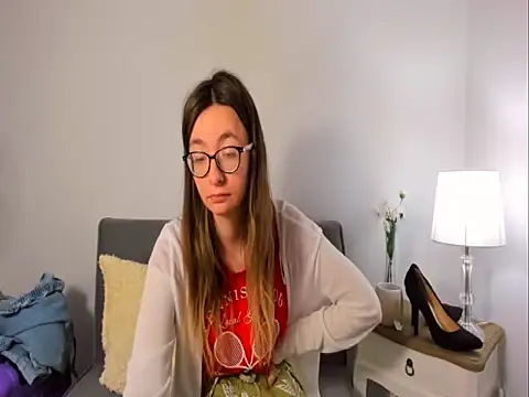 AnnaNatural Adlı Modelin Canlı XXX Sohbeti