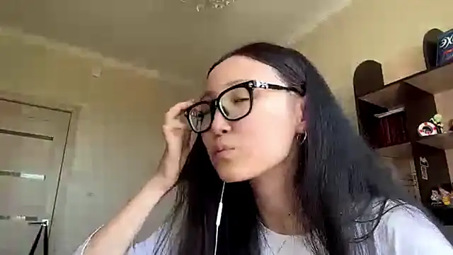QueenOfCute Live XXX-Chat