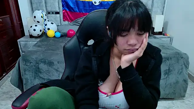 Chatroom XXX en direct de laureentt_