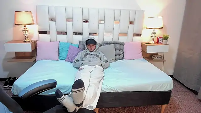 Chatroom XXX en direct de Zeus_damian21