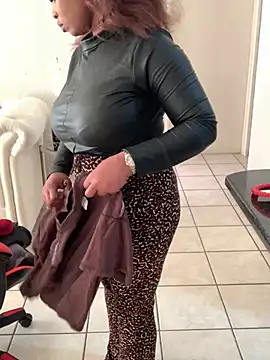 sexflameswolf Adlı Modelin Canlı XXX Sohbeti