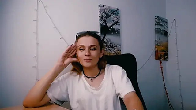 PeppyMia Chat XXX live