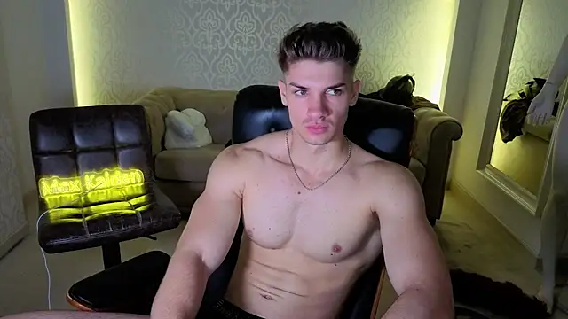 צ'אט XXX בשידור חי של MaxKaiden