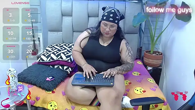 evelin_zaens élő XXX-chatje