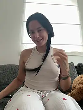MisssMiaaa17: απευθείας συνομιλία ΧΧΧ