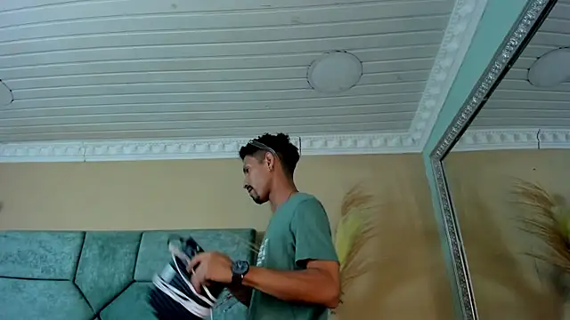 Chat XXX ao vivo de NoaahTylor