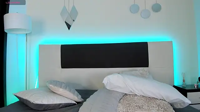 دردشة Sky_Loren الجنسية المباشرة