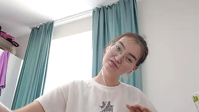 BeatrizGeving's Live XXX Chat