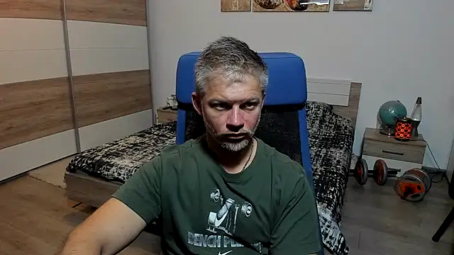 RobbyShawz Show in webcam