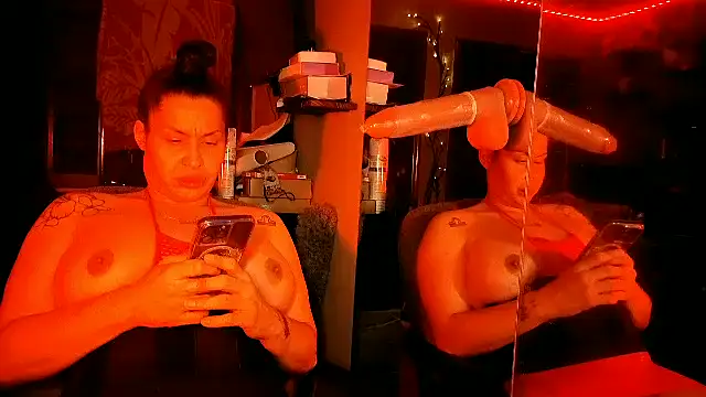 MsMoore 现场XXX聊天