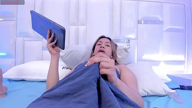 Chat +18 de serena_lovee ao vivo