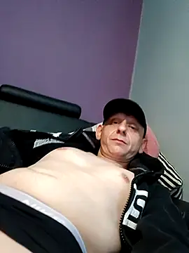 Tom4Womans XXX чат на живо