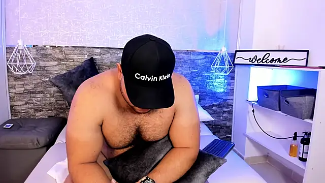 Chat +18 de apolorusso ao vivo