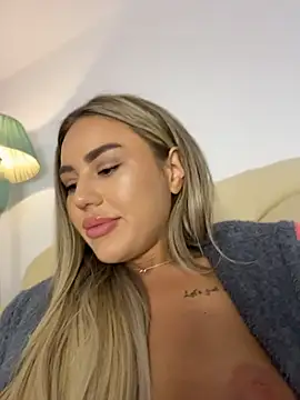 BarbieDoll13 লাইভ XXX চ্যাট