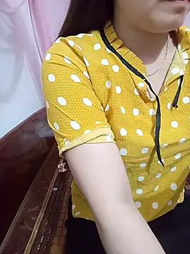 Phoebe-e's Live XXX Chat