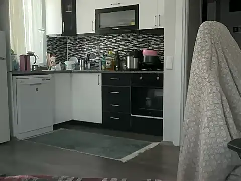 ALPHANDRE Adlı Modelin Canlı XXX Sohbeti