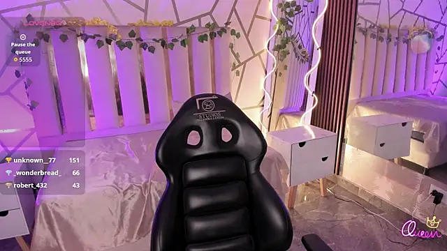 Czat XXX na żywo – CYRUS_TAY