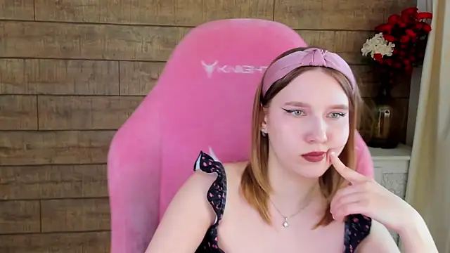 LiliLinn Chat XXX live