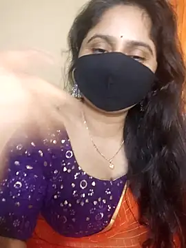 Sravvi499 লাইভ XXX চ্যাট