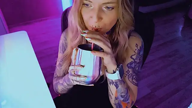 InesGold's Live XXX Chat
