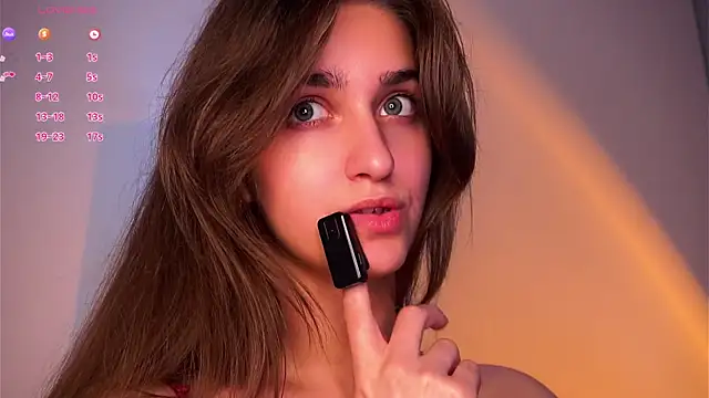 Chat XXX en directo de ClarineCasebolt