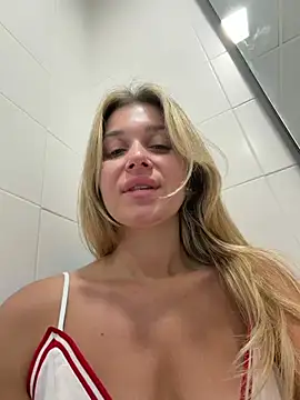 Chatroom XXX en direct de MilanaTaylor