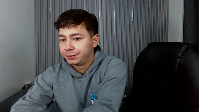 Julian_Smith21's Live XXX Chat