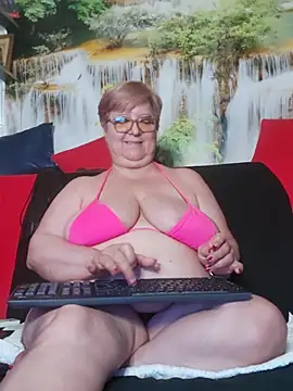 QueenPammy1 Adlı Modelin Canlı XXX Sohbeti