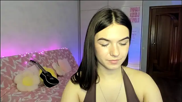 luna_lust_212 Adlı Modelin Canlı XXX Sohbeti