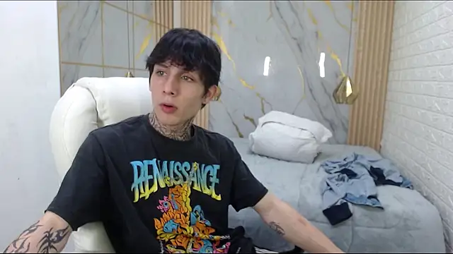 Chat XXX Live Cry_thereal