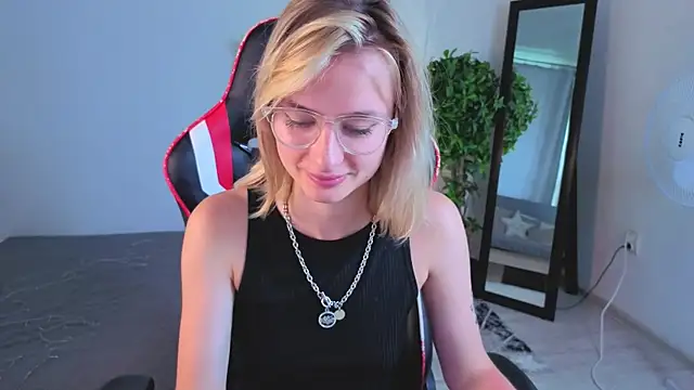 NoraMoreau Live XXX-Chat