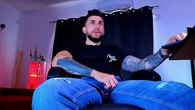 MightyAaron66 webcam show