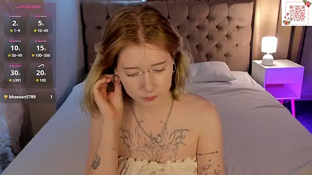 Elira_Vane élő XXX-chatje