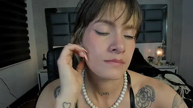 Mrs_Regina_clk Live XXX-chat