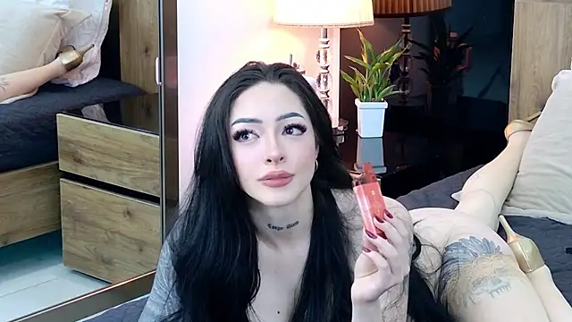 AlessandraLovi Adlı Modelin Canlı XXX Sohbeti