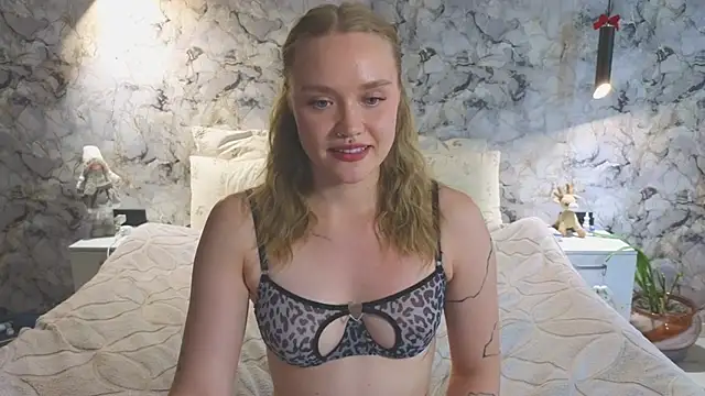 Aurora_Golden1's Live XXX Chat
