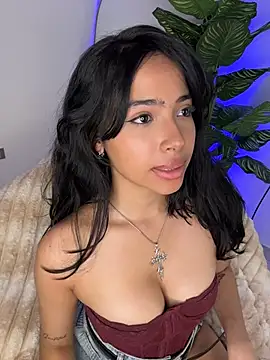 _Emily_Thompson_'s Live XXX Chat