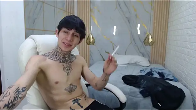 Cry_thereal Chat XXX in diretta