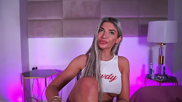 SnowyElsaa Chat XXX live