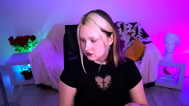ViolettWoods' Live XXX Chat