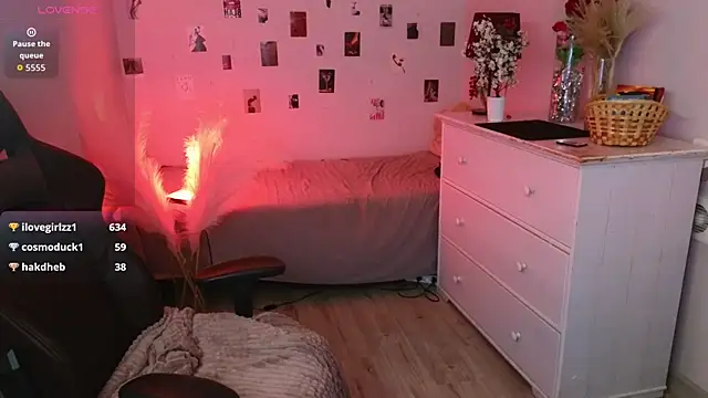Živý XXX chat ToniRaymon