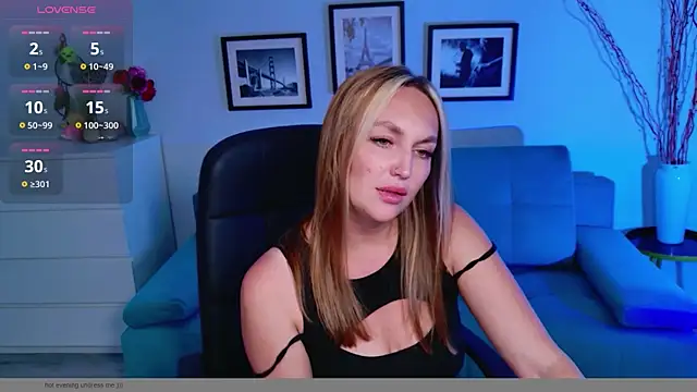 EvieMagical's Live XXX Chat