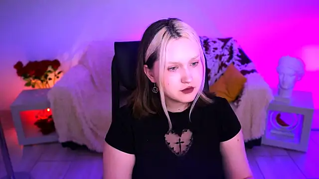 ViolettWoods' Live XXX Chat