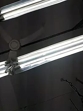 ProperCoach18's Live XXX Chat