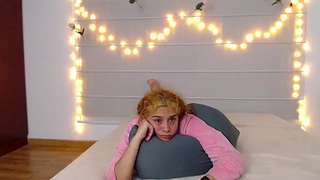 Chat +18 de Sarabubbie ao vivo